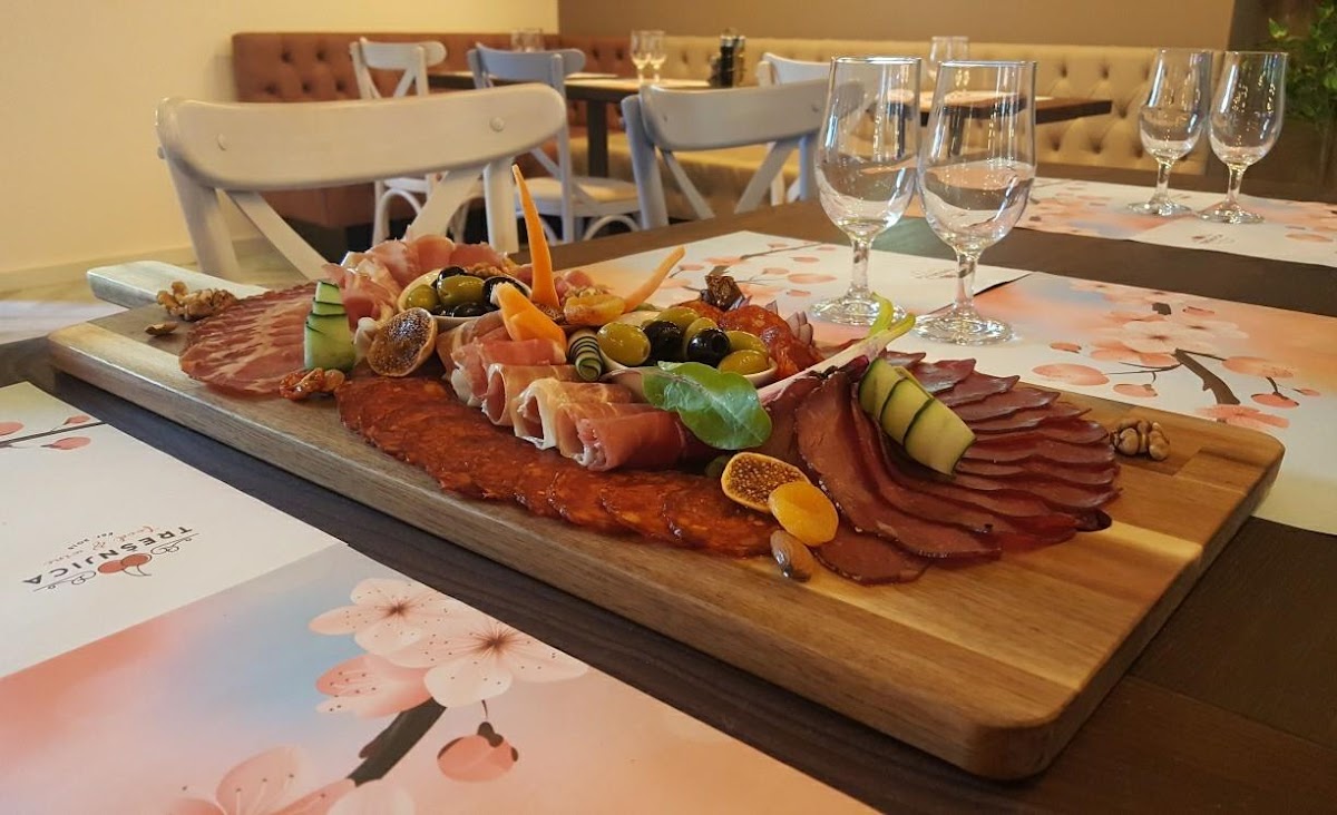 Restaurant 'trešnjica'-3